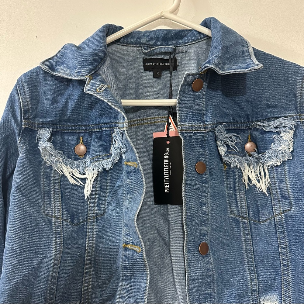 PrettyLittleThing Mid Wash Cropped Denim Jean Jacket Blue‎ NEW US 6 Size Small - Picture 2 of 6
